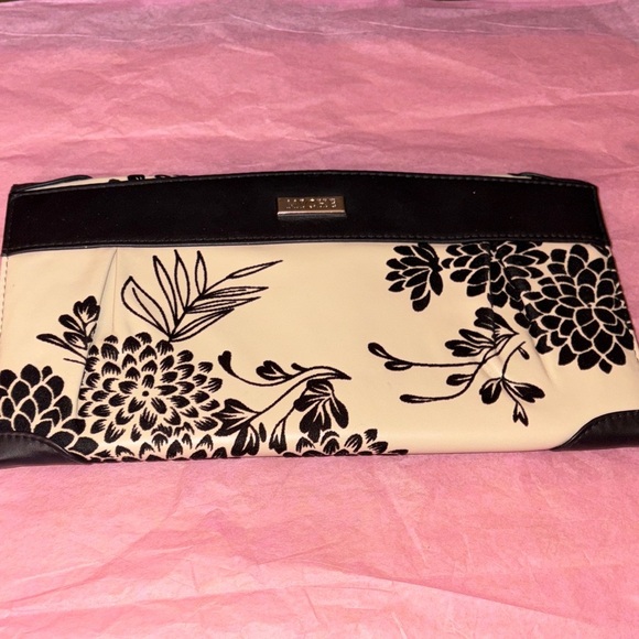 Miche Black and Cream Elizabeth Floral Shell - Picture 1 of 3